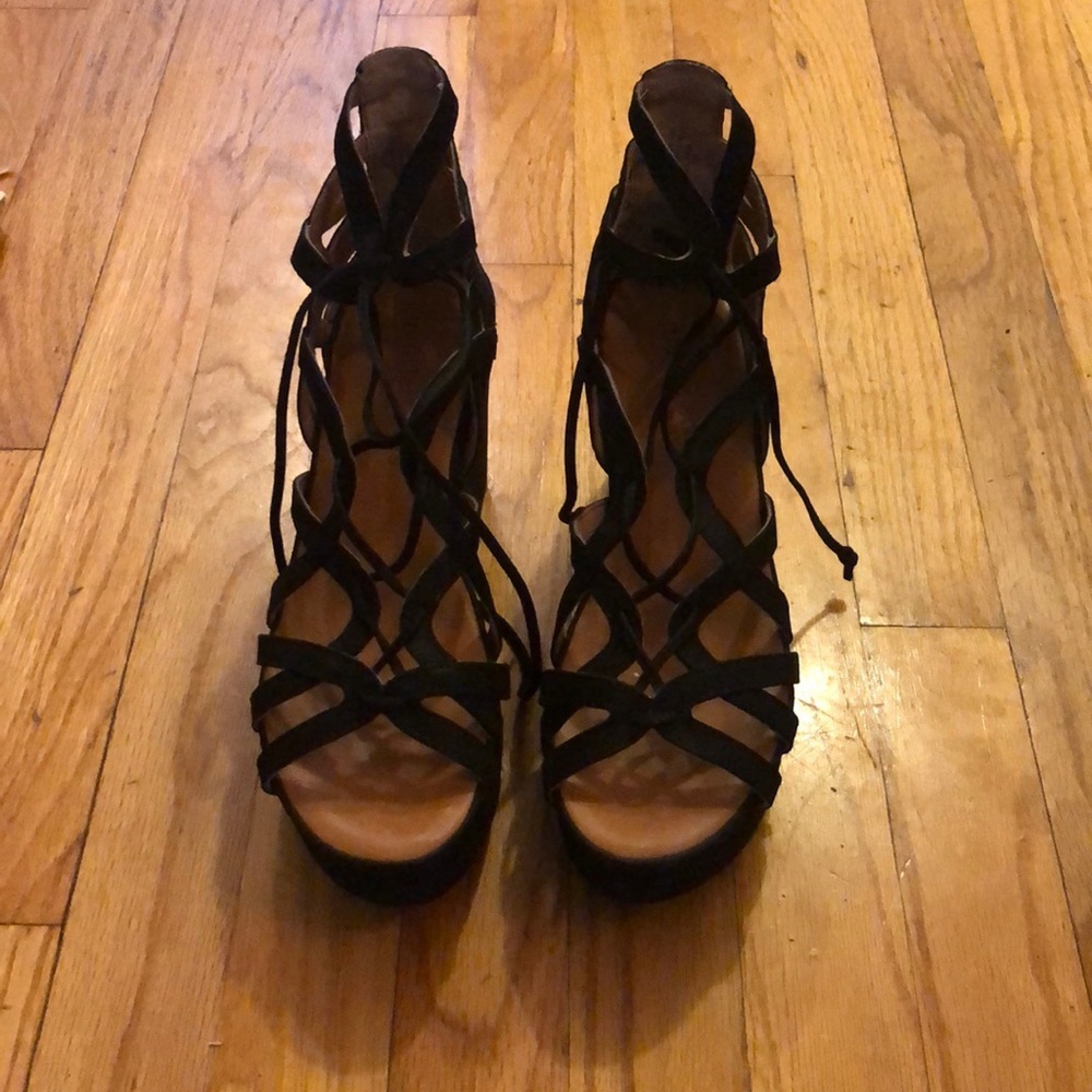 NIB Gentle Souls by Kenneth Cole “Joy” Black Leather Platform Lace-Up Wedges 8